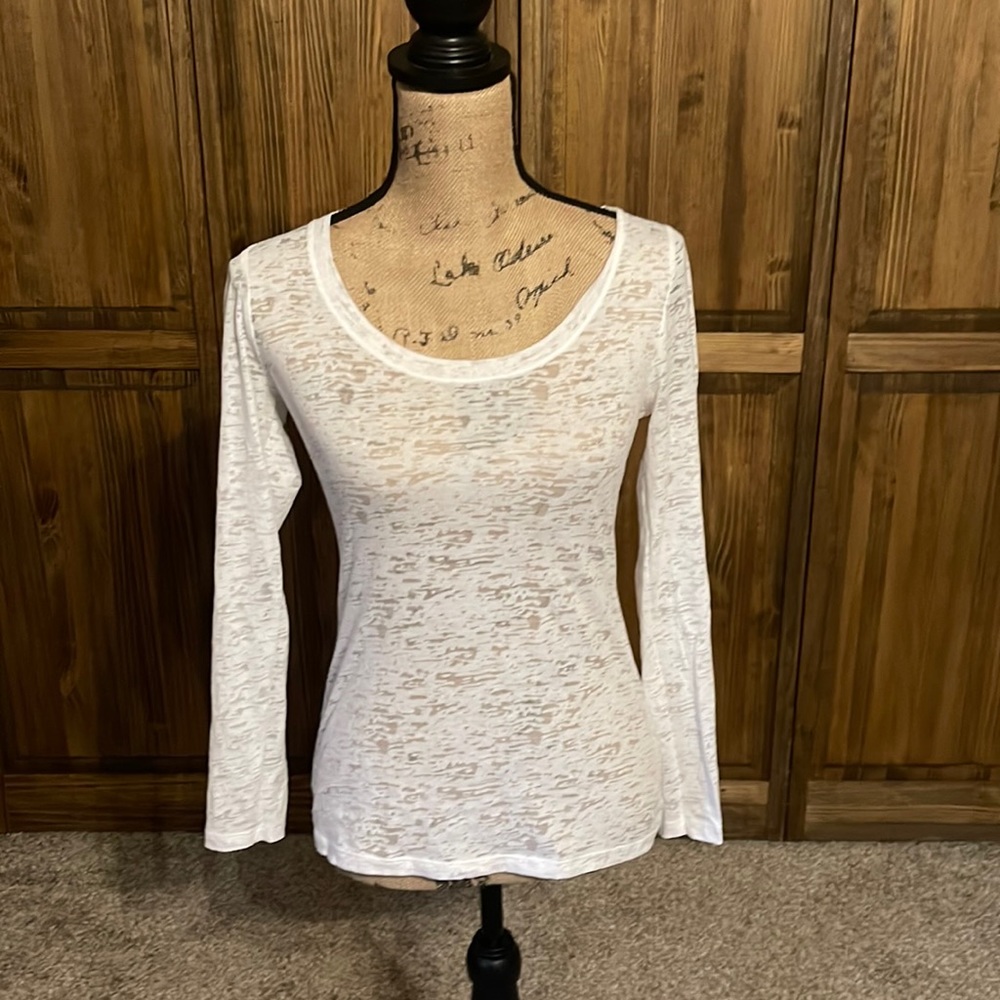 Mandee size large top